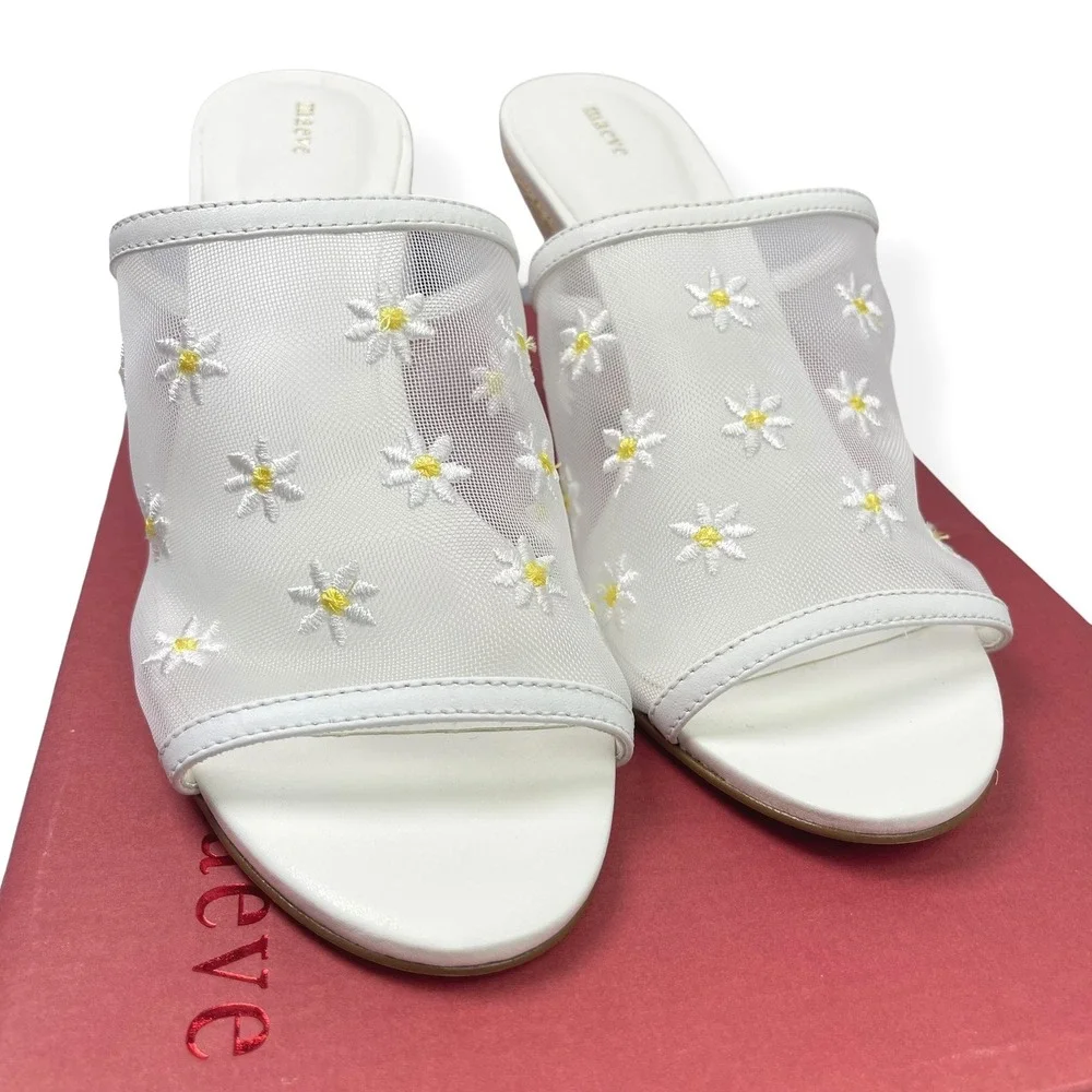 NEW Anthropologie Maeve Mesh Wedge Sz 7 White Embroidered Daisy Flowers Open Toe